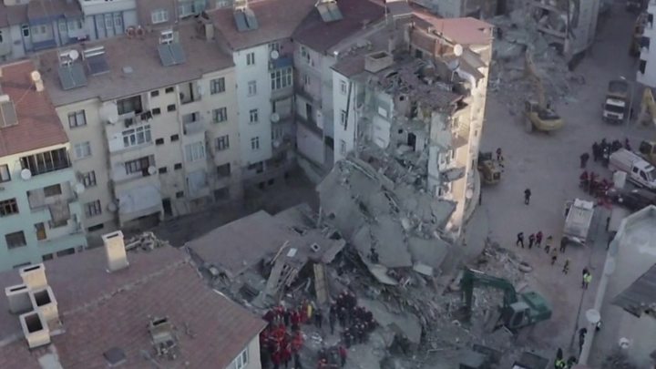 Earthquake Kills 9 in Turkey